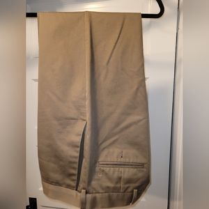 Haggar classic fit Work to Weekend Brown dress pants 40x30